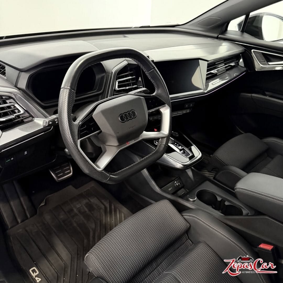 Audi Q4 e-tron 45 quattro S line